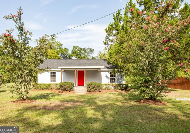 Photo 2 of Manufactured home for sale at 2409 Adams St, Waycross, GA 31501 | MLS# 10828120 | Listing updated on 2026-09-10