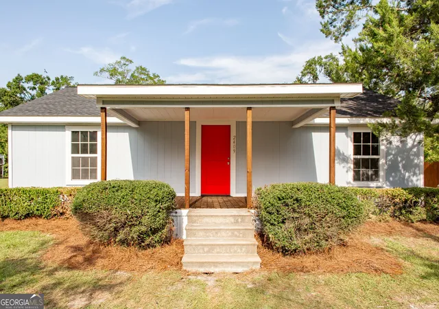 Photo 3 of Manufactured home for sale at 2409 Adams St, Waycross, GA 31501 | MLS# 10828120 | Listing updated on 2026-09-10