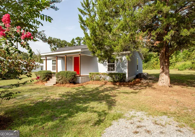 Photo 3 of Manufactured home for sale at 2409 Adams St, Waycross, GA 31501 | MLS# 10828120 | Listing updated on 2026-09-10