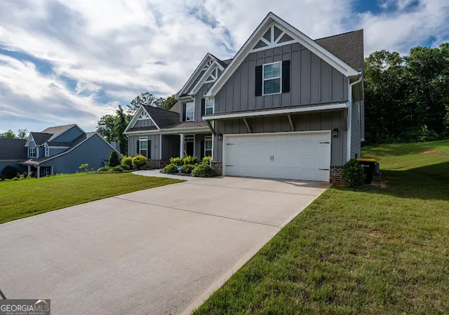 Photo 3 of Single family home for sale at 2013 Emily Jane Dr, Griffin, GA 30224 | MLS# 10781624 | Listing updated on 2026-09-17