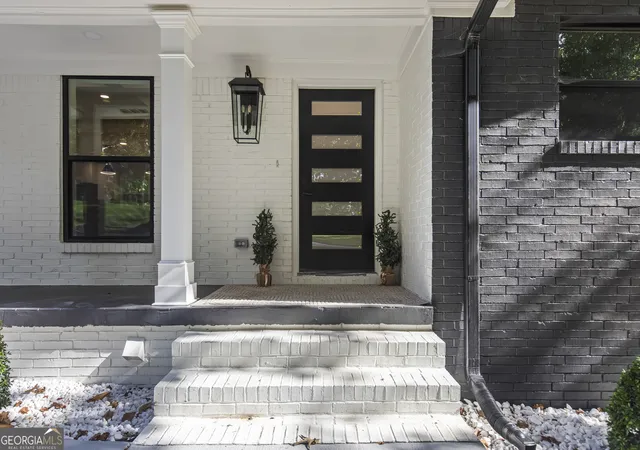 Photo 2 of Single family home for sale at 2600 Lisa Dr Sw, Atlanta, GA 30311 | MLS# 10835676 | Listing updated on 2026-09-12