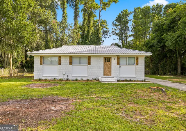 2nd image of 421 Nottingham Dr, Brunswick, GA 31525 | MLS# 10806611