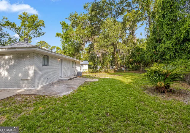 3rd image of 421 Nottingham Dr, Brunswick, GA 31525 | MLS# 10806611