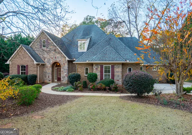 Homes for sale in Lagrange, GA | 101 Riverbluff Dr, Lagrange, GA 30240 | MLS# 10593693