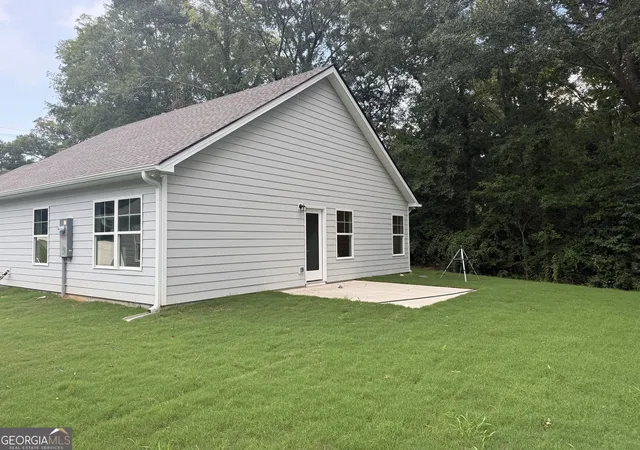 2nd image of 1110 7th St, West Point, GA 31833 | MLS# 10784413