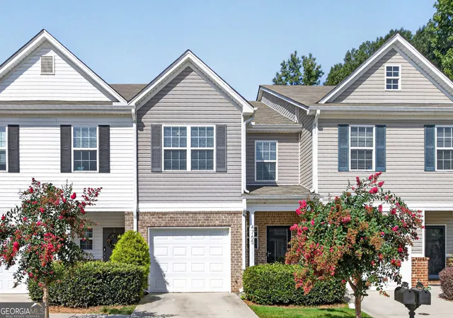 Photo 1 of Townhouse for sale at 4765 Beacon Ridge Ln, Flowery Branch, GA 30542 | MLS# 10827182 | Listing updated on 2026-09-02