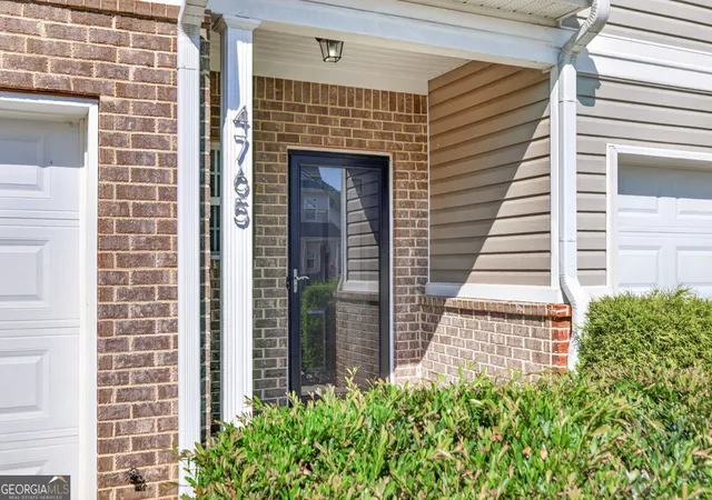 Photo 3 of Townhouse for sale at 4765 Beacon Ridge Ln, Flowery Branch, GA 30542 | MLS# 10827182 | Listing updated on 2026-09-02