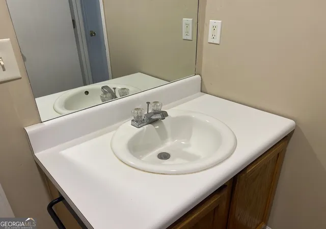 Photo 2 of Townhouse for sale at 209 E Wilson St #19, Villa Rica, GA 30180 | MLS# 10825488 | Listing updated on 2026-09-28