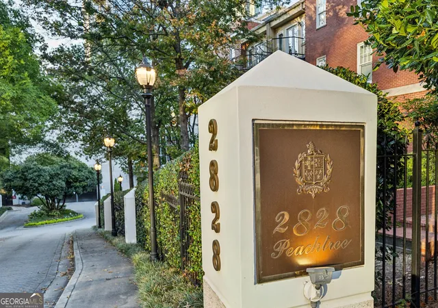 Photo 2 of Condo for sale at 2828 Peachtree Rd NW #2502, Atlanta, GA 30305 | MLS# 10677316 | Listing updated on 2026-02-11