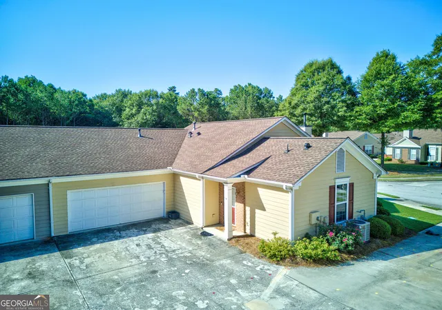 Photo 3 of Townhouse for sale at 172 Camry Ln, Grayson, GA 30017 | MLS# 10809587 | Listing updated on 2026-08-24