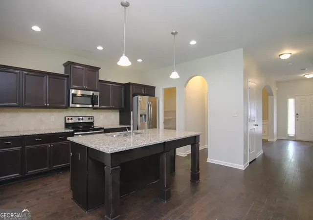 Photo 4 of Single family home for sale at 204 Dog Fennel Ln, Perry, GA 31069 | MLS# 10817593 | Listing updated on 2026-09-14