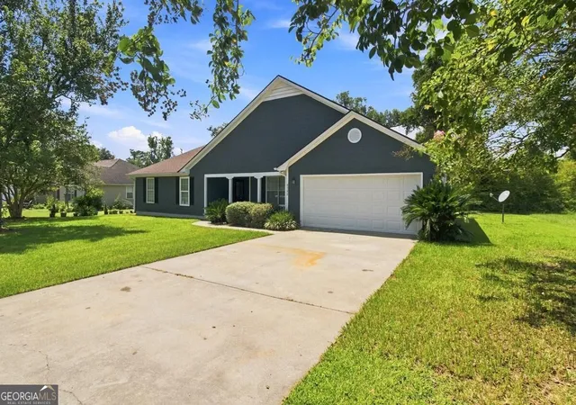 Photo 2 of Single family home for sale at 4342 Hampton Dr, Valdosta, GA 31605 | MLS# 10831250 | Listing updated on 2026-09-05