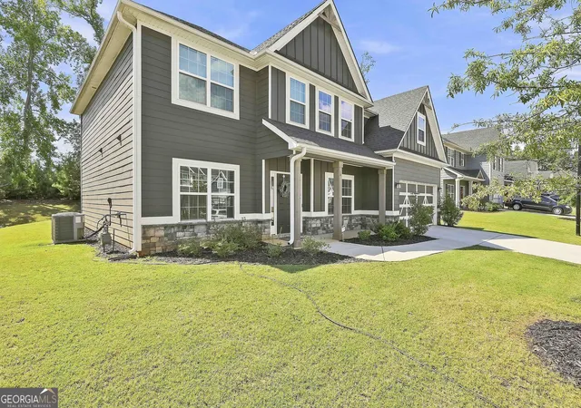 Photo 3 of Sale Pending at 14 Pinehaven Dr #23, Newnan, GA 30265 | MLS# 10834595 | Listing updated on 2026-10-06