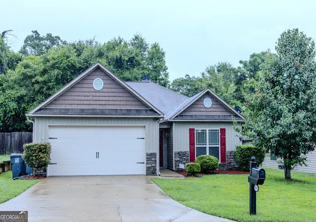 Photo 1 of Sale Pending at 2814 Nancy Dr, Phenix City, AL 36870 | MLS# 10789576 | Listing updated on 2026-09-11