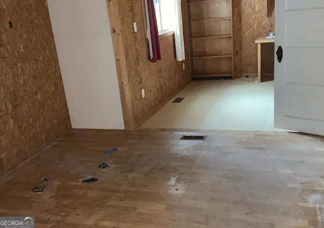 Photo 3 of Single family home for sale at 352 Luther Owens Rd, Clayton, GA 30525 | MLS# 10828896 | Listing updated on 2026-09-30