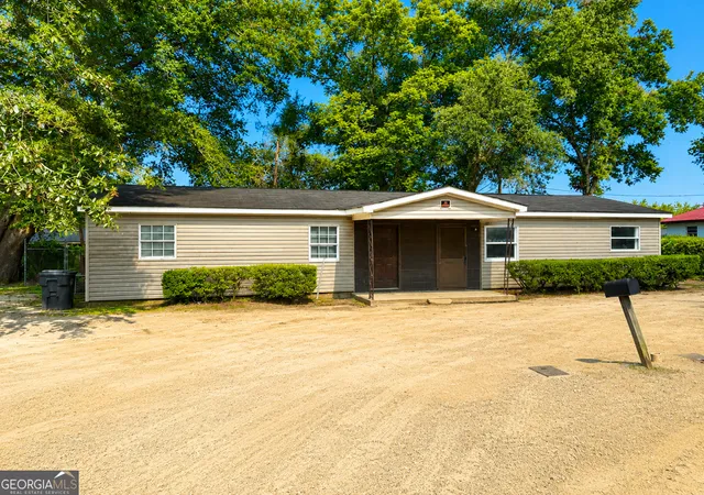 Photo 1 of Multi family home for sale at 166 N Butler St, Camilla, GA 31730 | MLS# 10816761 | Listing updated on 2026-08-14