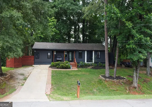 2nd image of 125 Highland Dr, Stockbridge, GA 30281 | MLS# 10795770