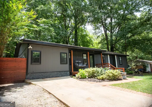 Photo 3 of Sale Pending at 125 Highland Dr, Stockbridge, GA 30281 | MLS# 10795770 | Listing updated on 2026-09-02