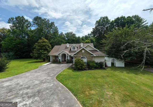 Photo 2 of Single family home for sale at 2187 Big Pine Dr, Hiawassee, GA 30546 | MLS# 10793971 | Listing updated on 2026-07-27