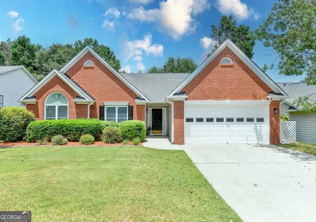 Photo 1 of Single family home for sale at 1581 Highland Bluff Ct, Suwanee, GA 30024 | MLS# 10821767 | Listing updated on 2026-10-02
