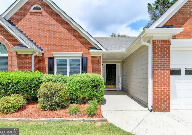 Photo 3 of Single family home for sale at 1581 Highland Bluff Ct, Suwanee, GA 30024 | MLS# 10821767 | Listing updated on 2026-10-02