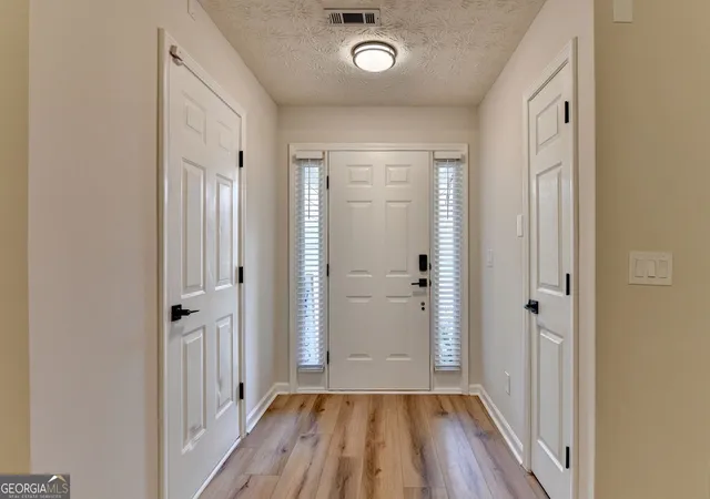 Photo 3 of Single family home for sale at 1581 Highland Bluff Ct, Suwanee, GA 30024 | MLS# 10821767 | Listing updated on 2026-10-02