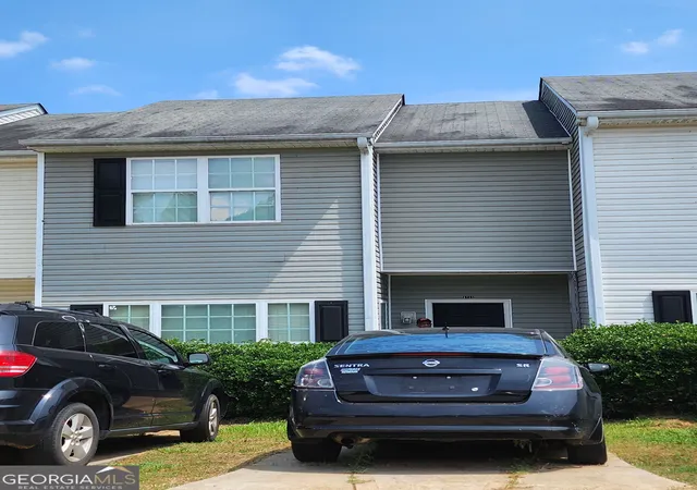 Photo 1 of Sale Pending at 1723 Carrington Dr, Griffin, GA 30224 | MLS# 10819919 | Listing updated on 2026-09-03