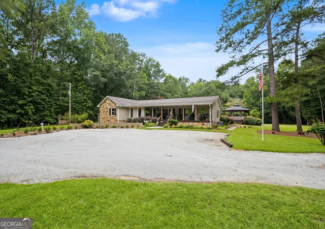 Photo 3 of Sale Pending at 331 Clearwater Rd, Sharpsburg, GA 30277 | MLS# 10817804 | Listing updated on 2026-08-27