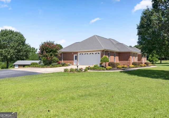 Homes for sale in Hartwell, GA | 1121 Beacon Light Rd, Hartwell, GA 30643 | MLS# 10802907