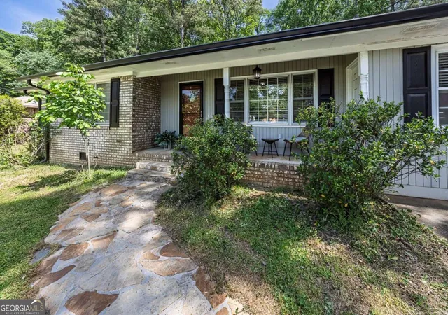 Photo 4 of Single family home for sale at 3105 Highland Dr Se, Smyrna, GA 30080 | MLS# 10740109 | Listing updated on 2026-09-13