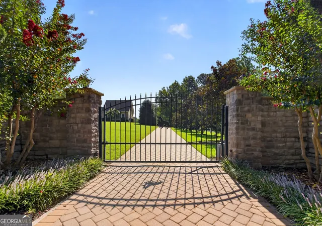 3rd image of 567 Adams Rd, Fayetteville, GA 30214 | MLS# 10826832