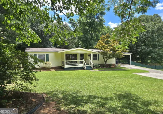 image of 2950 Broadnax Dr, Loganville, GA 30052 | MLS# 10795000