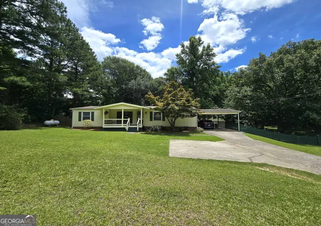 image of 2950 Broadnax Dr, Loganville, GA 30052 | MLS# 10795000
