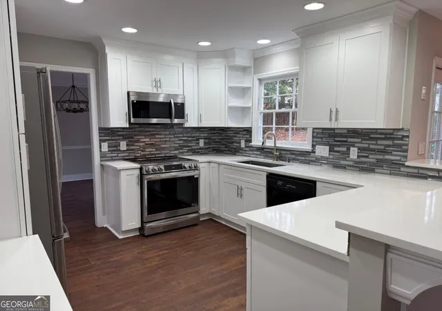 Photo 3 of Single family home for sale at 5325 Hillgate Xing, Alpharetta, GA 30005 | MLS# 10830342 | Listing updated on 2026-09-04