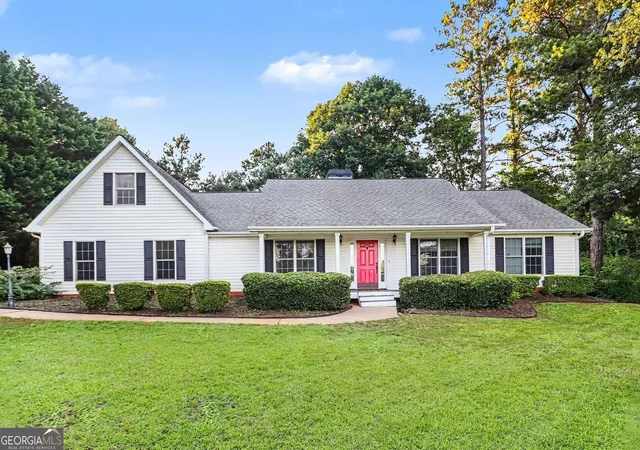 Photo 1 of Single family home for sale at 84 Hidden Lakes Ct, Newnan, GA 30263 | MLS# 10797006 | Listing updated on 2026-08-09