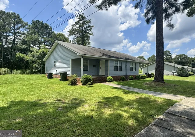 Homes for sale in Fort Valley, GA | 106 S Montrose St, Fort Valley, GA 31030 | MLS# 10800520