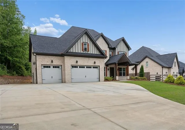 Photo 4 of Single family home for sale at 990 Tab Roberts Rd, Lawrenceville, GA 30043 | MLS# 10771643 | Listing updated on 2026-08-08