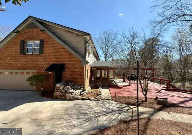 3rd image of 7300 Chattahoochee Bluff Dr, Sandy Springs, GA 30350 | MLS# 10796147