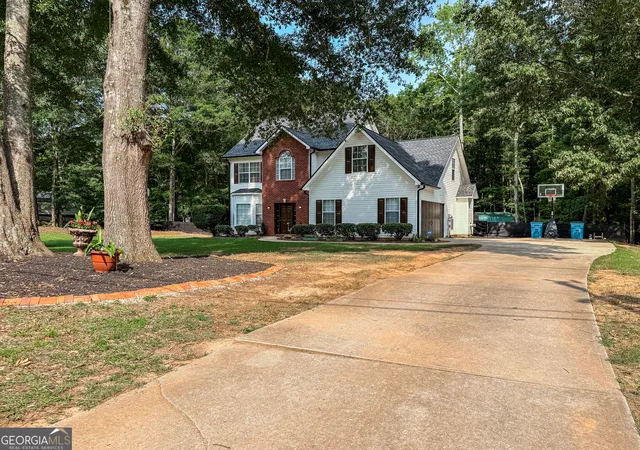 Photo 3 of Single family home for sale at 105 Avalon Dr, Mcdonough, GA 30252 | MLS# 10794594 | Listing updated on 2026-09-09