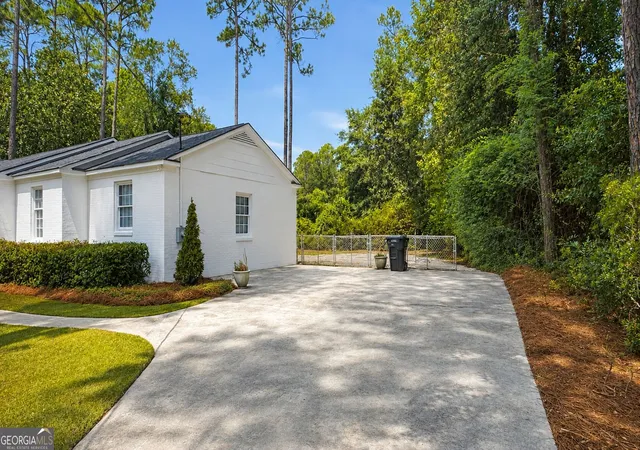 Photo 3 of Single family home for sale at 118 Woodlawn Dr, Statesboro, GA 30458 | MLS# 10784014 | Listing updated on 2026-08-25