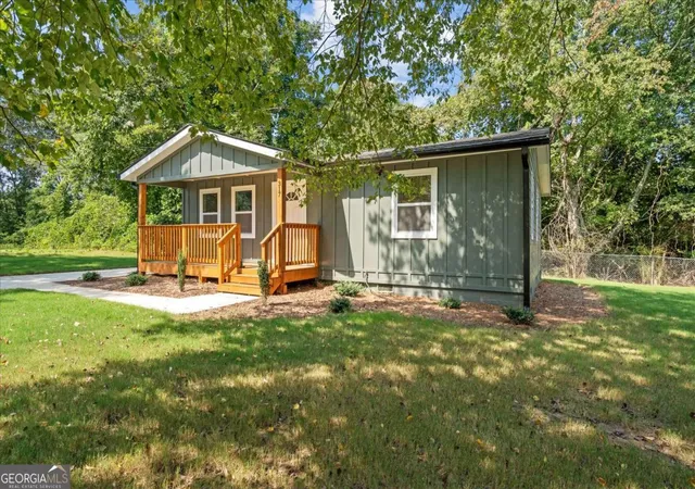 Photo 4 of Single family home for sale at 317 Bledsoe St, Carrollton, GA 30117 | MLS# 10800731 | Listing updated on 2026-07-21