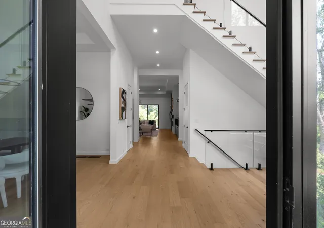4th image of 3293 Lenox Pl Ne, Atlanta, GA 30324 | MLS# 10818229