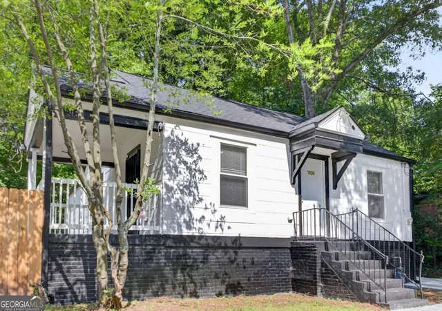 Photo 2 of Single family home for sale at 1458 Olive St Sw, Atlanta, GA 30310 | MLS# 10795574 | Listing updated on 2026-08-02
