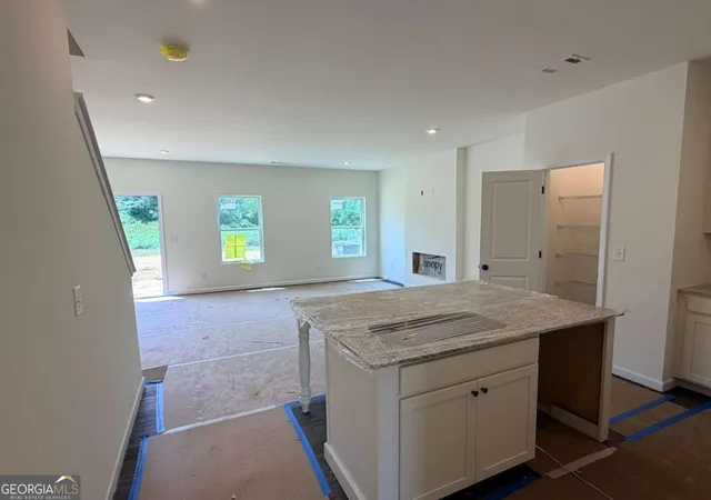 Photo 3 of Townhouse for sale at 323 Rolling Green Rd, Adairsville, GA 30103 | MLS# 10823493 | Listing updated on 2026-10-06