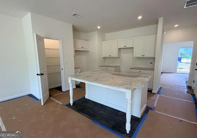 Photo 4 of Townhouse for sale at 323 Rolling Green Rd, Adairsville, GA 30103 | MLS# 10823493 | Listing updated on 2026-10-06
