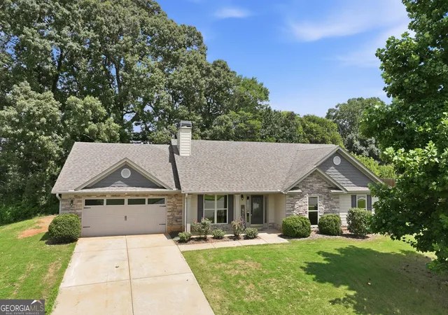 Photo 3 of Single family home for sale at 482 Logans Wy, Hoschton, GA 30548 | MLS# 10827253 | Listing updated on 2026-10-04