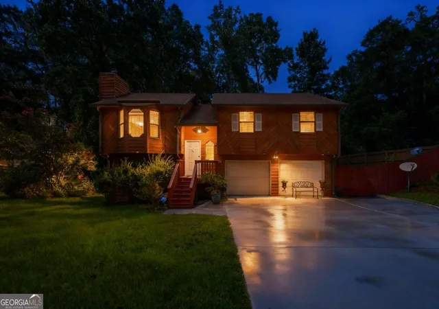 Photo 3 of Sale Pending at 2670 Throatlatch Ln, Marietta, GA 30064 | MLS# 10813177 | Listing updated on 2026-10-18