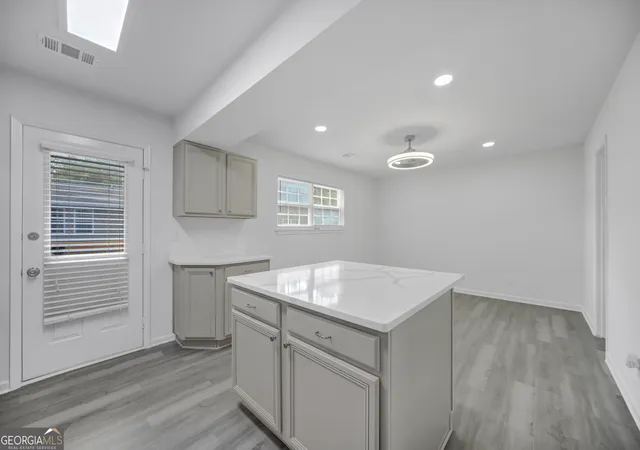 Photo 3 of Condo for sale at 330 Quail Run, Roswell, GA 30076 | MLS# 10812968 | Listing updated on 2026-09-18