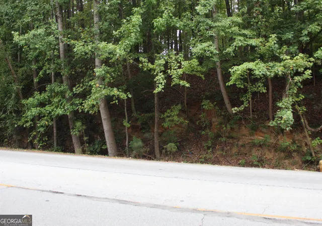 1st image of 425 N Deshong Rd, Stone Mountain, GA 30087 | MLS# 10732950