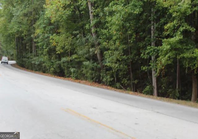 3rd image of 425 N Deshong Rd, Stone Mountain, GA 30087 | MLS# 10732950